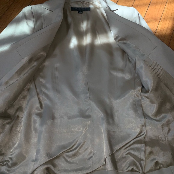 Beautiful suit - Picture 7 of 13